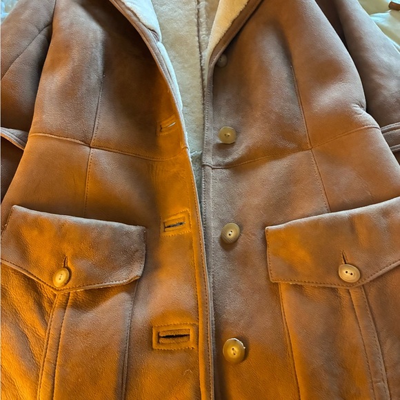Woman’s Tan Shearling Coat - Picture 10 of 16